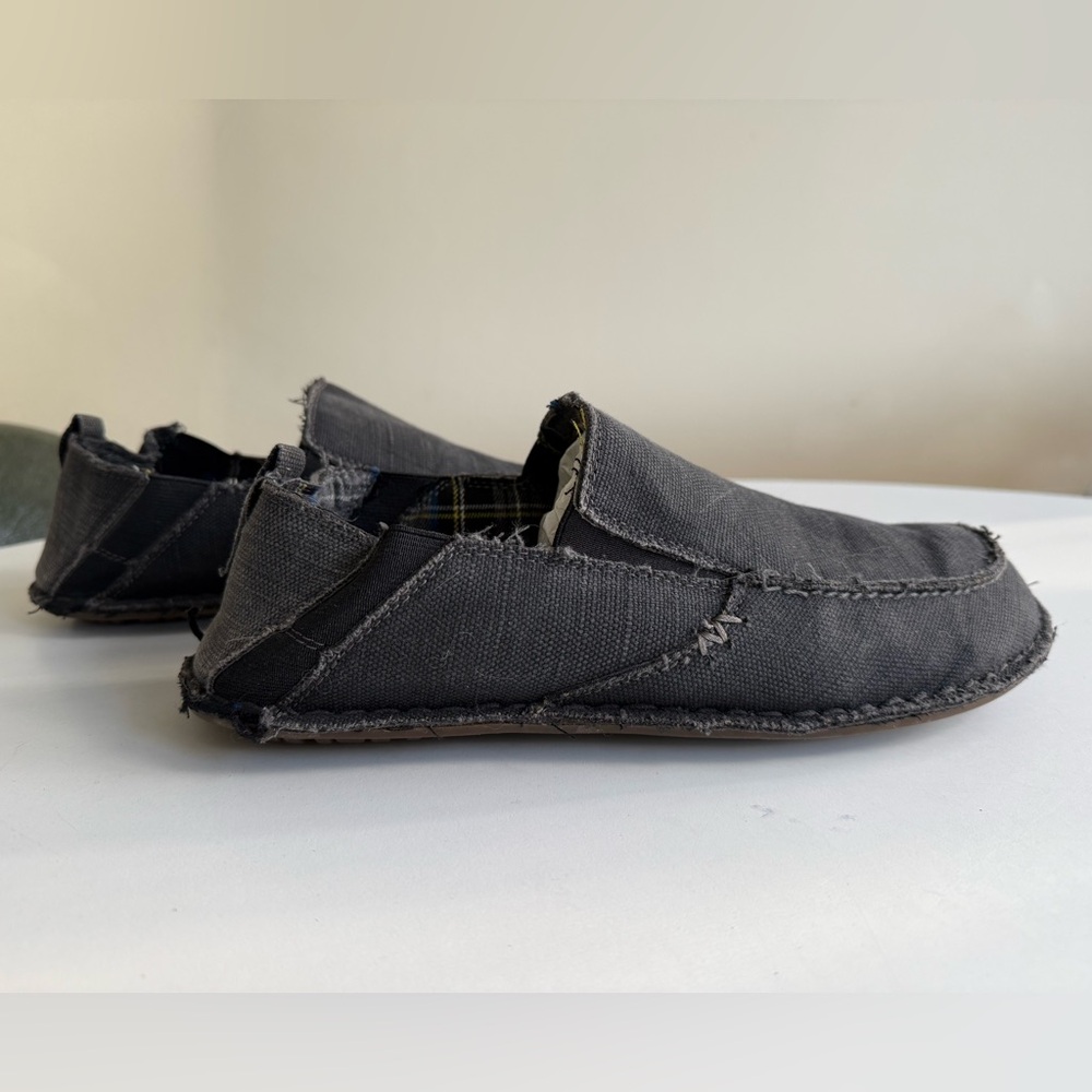 Crevo Santa Cruz Gray Casual Slip-On Shoes